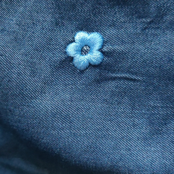 Adorable Blue Denim and Lace Romper With Embroidered Heart Front Detail Size 5/6 - Picture 5 of 6